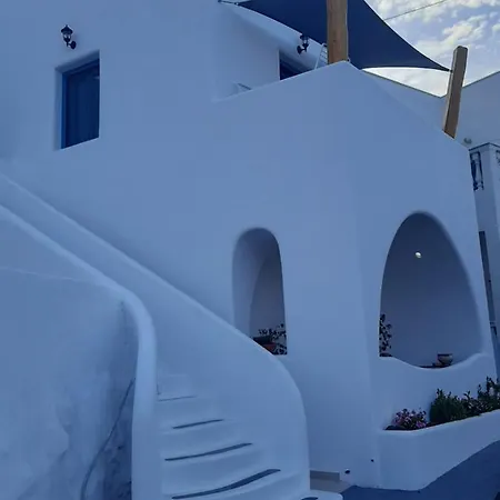 Atlantida Spacious Flat Fira (Santorini)