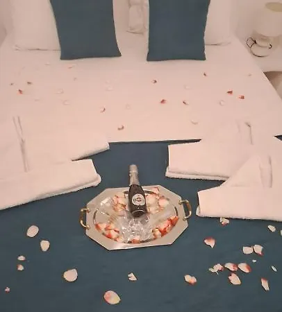 Atlantida Spacious Flat * Fíra