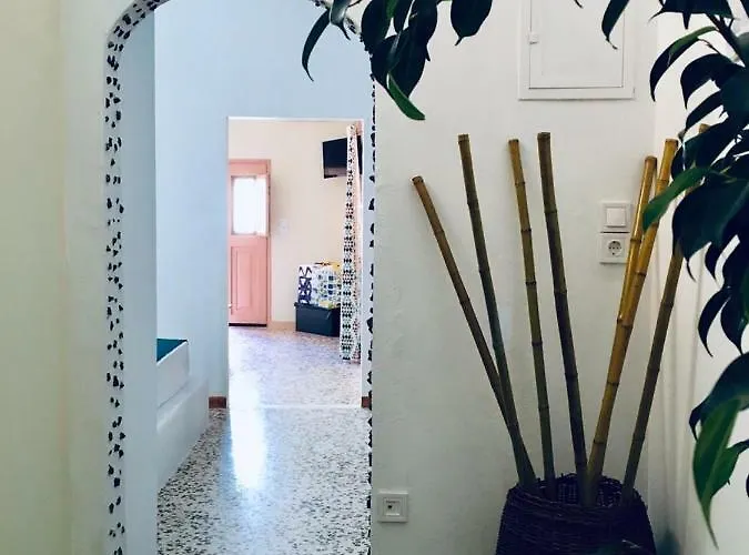 Atlantida Spacious Flat Fira (Santorini)