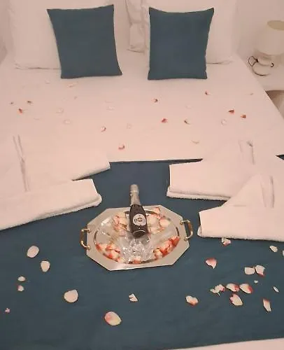 Atlantida Spacious Flat * Firá